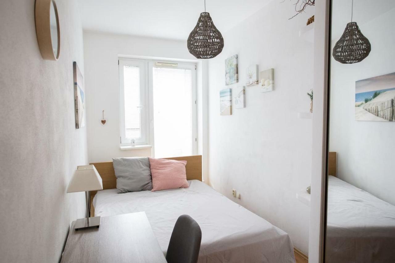 Cozy Apartment Btw Centre And Airport - Private Host - No Invoice Bratislava Exterior photo